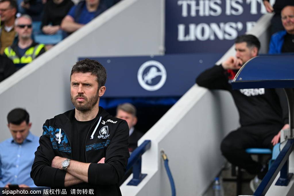 希勒点评曼联变化：卡里克的4231战术重塑球队信心与表现